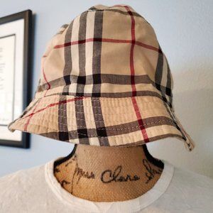 Like New Authentic Classic Burberry Iconic Reversible Unisex M Bucket Hat